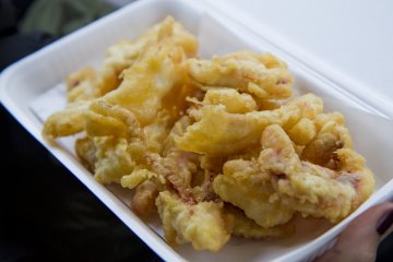 <p>If you're not up for a sit-down meal, you can try some delicious gesoten (squid tempura) to go for a few hundred yen</p>