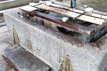Sumur Gimmeisui dari dekat