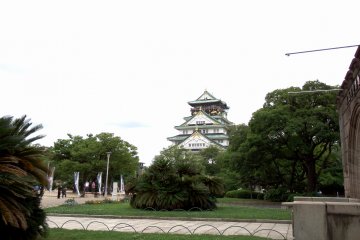 <p>Osaka Castle viewed from the old Osaka City Museum Building. You can visit here on the way back home after visiting the castle</p>