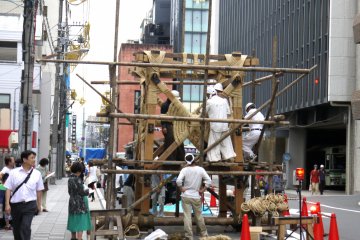 Setting up for Gion Matsuri 