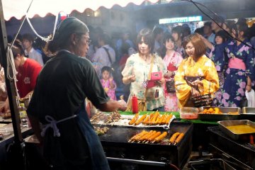 <p>Frankfurters an yakitori</p>