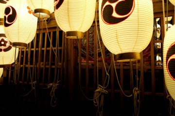 <p>Warmly glowing lanterns &nbsp;</p>