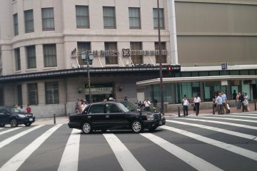 <p>You will see this view. Then, walk across the crosswalk in front of you to the other side</p>