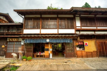 <p>A small store selling items</p>