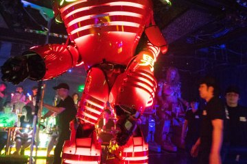 <p>Robot yang bergerak</p>
