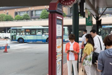 <p>Every Loople bus station will be marked with this sign&nbsp;</p>