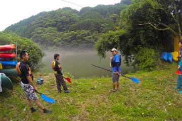 <p>The banks of the river where we start our kayaking/canoeing trip</p>