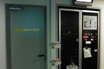 <p>Behind that door is the scary Smoke Maze section</p>