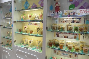 <p>Harajuku is known for its salty or sugary crepes. If you are thirsty, you can also have a delicious tapioca drink.</p>