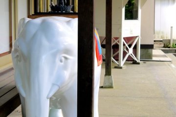 <p>Elephant statue on the verandah</p>