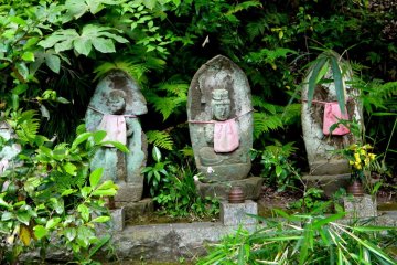 <p>Ojizo statues</p>