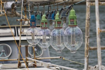 <p>If you examine the squid boat lights closely, you'll notice differently designed bulb shapes</p>
