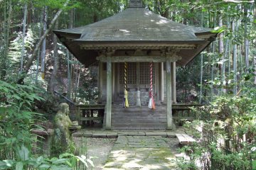 <p>Mizuko-kuyodo, a temple of a guardian&nbsp;deity for the spirits of miscarried children&nbsp;</p>