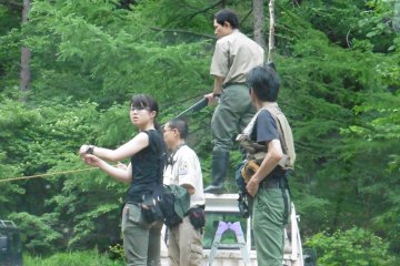 <p>Everything is now ready. For safety reasons, members of the team stay in the back of the truck.</p>