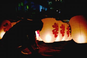 <p>Akita: At the&nbsp;Kanto Festival in Akita&nbsp;you can see lots of lights called Kanto which are hung on a tall pole</p>