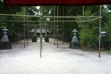 <p>Suwa Shrine</p>