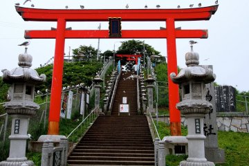 The entrance to Kabushima Shrine