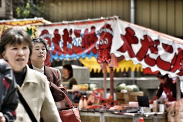 <p>It's a big occasion, so there are plenty of food stalls setting up to keep the fans happy</p>