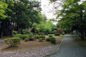 <p>Continue straight through the open square and take the path on the right to reach this garden</p>