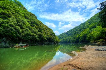 <p>The river that runs through Arashiyama</p>