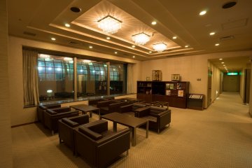 <p>Lounge inside the member and hotel guest area</p>