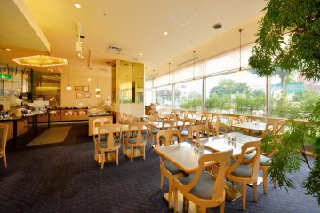 <p>Buffet restaurant</p>