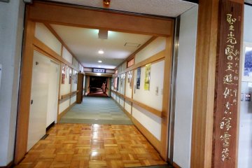 <p>At the end of the corridor is the Treasure House (Ruri Shobokaku), in which many Zen-related artifacts are displayed, including the national treasure, 'Universally Recommended Instructions for Zazen', written by the founder of Eiheiji Temple, Dogen Zenji</p>