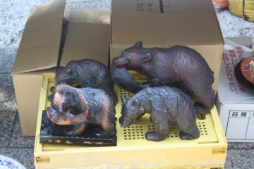 <p>Wooden bear carvings</p>