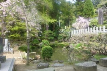 Shrine gardens at the start of the hike