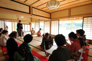 <p>A Cha-seki (indoor tea ceremony) being performed inside the house of&nbsp;Korekiyo Takahashi</p>