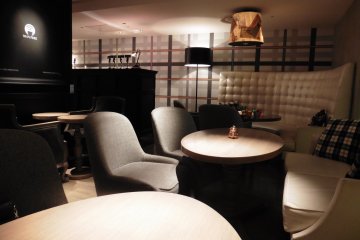 <p>Enjoy your meal while sitting in a comfortable seat</p>