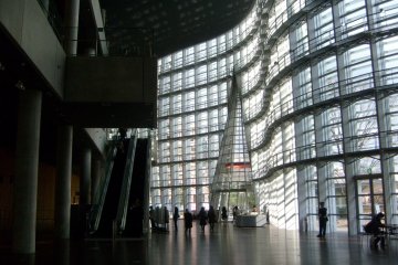 <p>The spacious atrium</p>