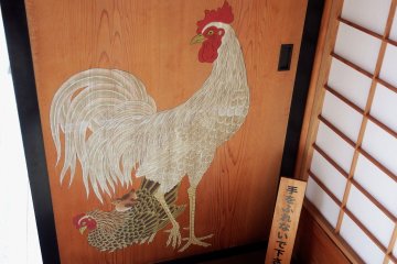 Gambar ayam Jepang di pintu geser