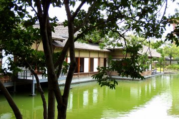 Villa Yokokan dilihat dari kebun 