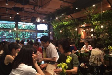 <p>Many customers come all the time</p>