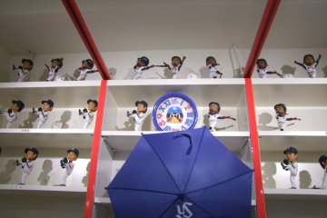 <p>Bobblehead mania!</p>