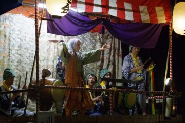 <p>Performances everywhere</p>