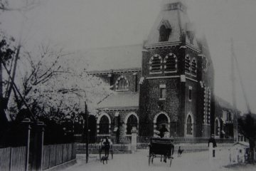Sacred Heart Cathedral was built in 1901 at Yamate 234 with beautiful red bricks.