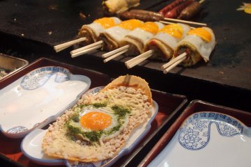 <p>Food stalls near Minoh Waterfall</p>