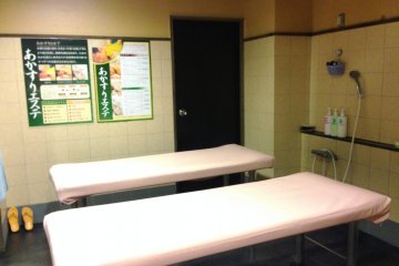 The massage and body scrub salon at Nobeha no Yu Hot Springs Super Onsen in Osaka