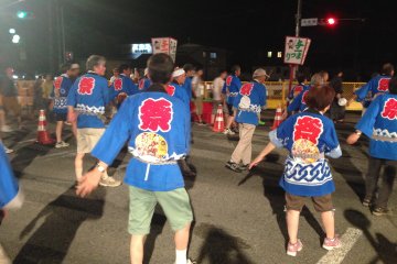 <p>Lots of different organizations from the region take part</p>