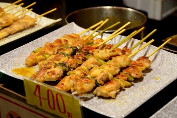 <p>Food stalls selling many delicious food</p>