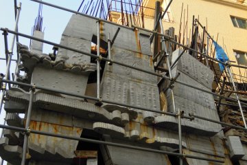 <p>Still no roof</p>