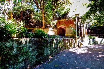 <p>The remains of a brick &lsquo;battery&rsquo; built at the turn of the 19th Century. During 1880-1895, following the opening up of Japan to international trade, this whole area became a huge sea fort built to protect Tokyo from any perceived foreign invasion</p>