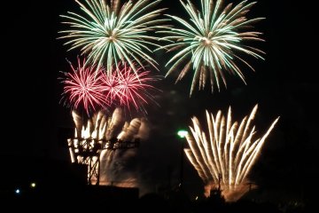 <p>From top to bottom. As the evening progresses the spectators are treated to a perfectly co-ordinated series of explosions. What impeccable timing!</p>