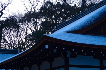 <p>Snow covered roof</p>