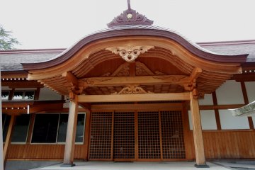 <p>Administration office building. This looks new</p>