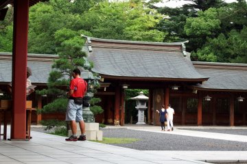 <p>This gate is called 'Shinmon' - The God's Gate</p>