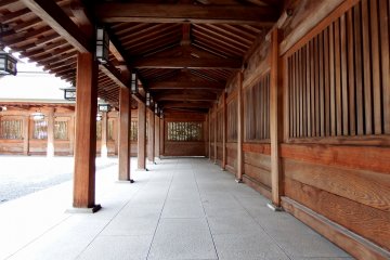 <p>Beautiful wooden structure of covered corridors</p>