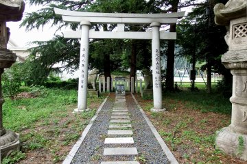 <p>This is not a shrine but some monument to indicate this is the place where the original main shrine building was located. Still, it has a respectable torii gate</p>